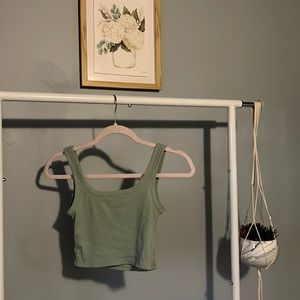 Cropped tank